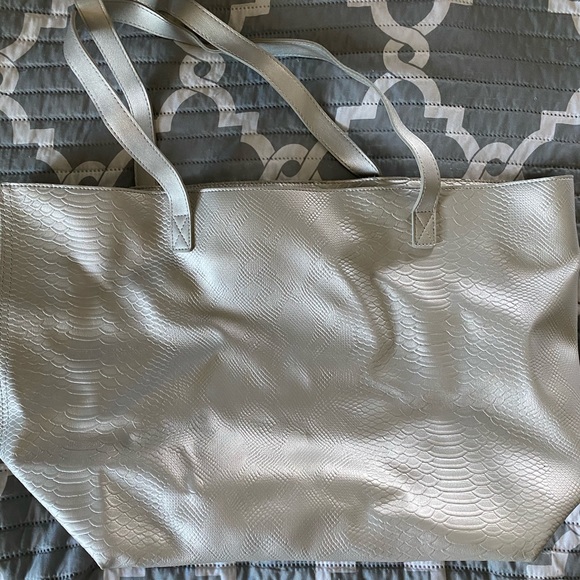 Silver snake skin bag - Picture 1 of 1